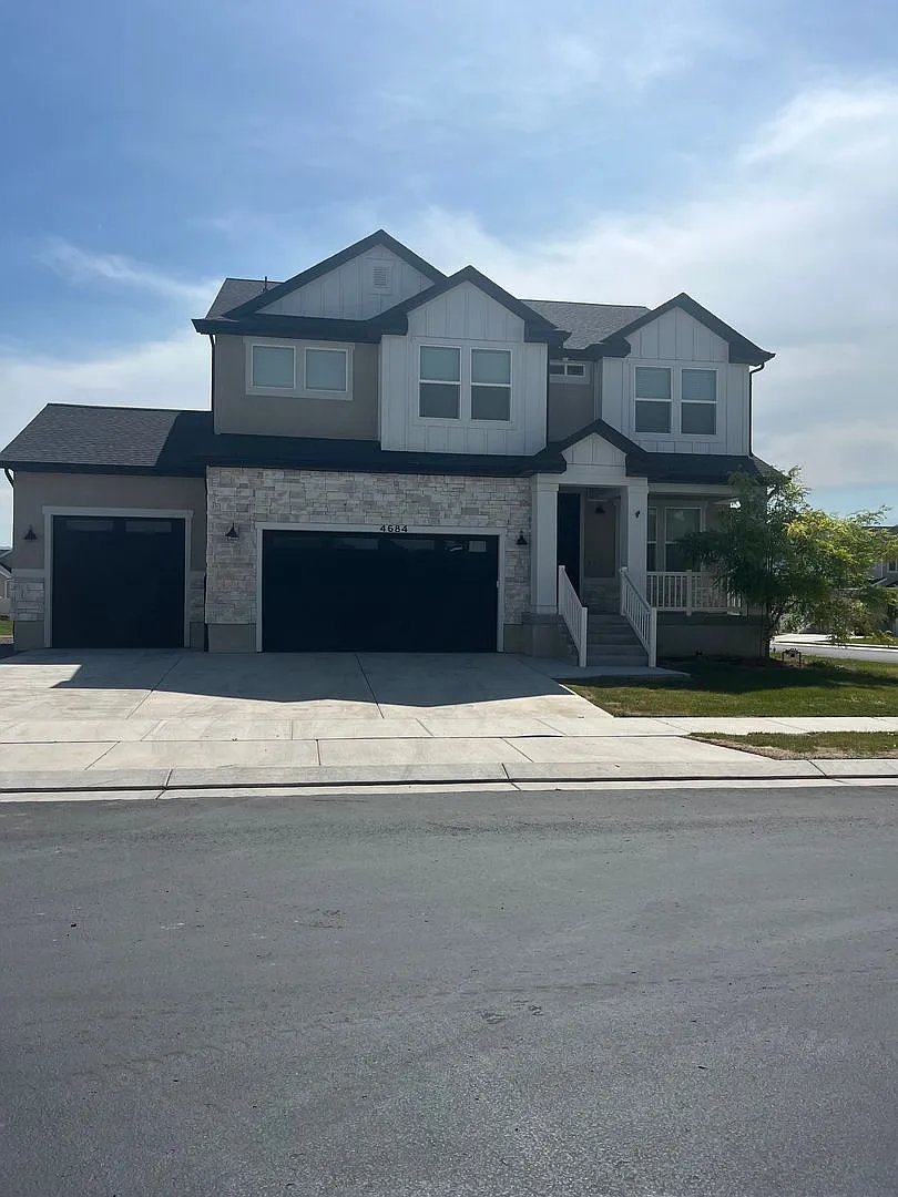 Three Bed, Two and Half Bath Home in Eagle Mountain — Photo 1