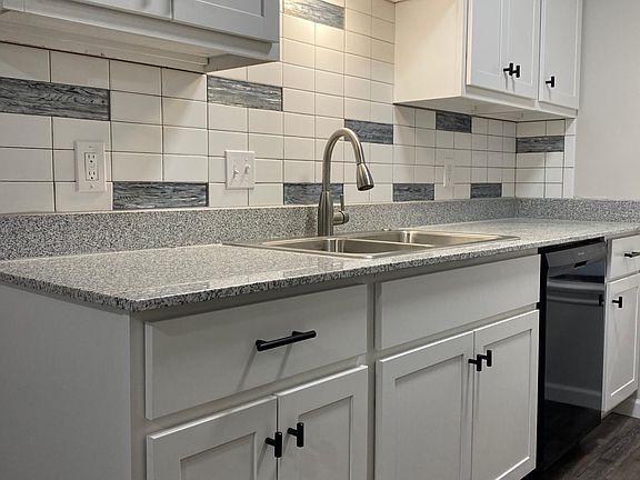 4th image of 800 Benge Dr #1