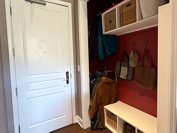 4th image of 25 N Downing St Unit 1-103