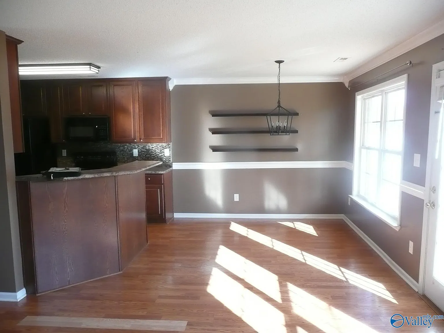 3 bed, 2.5 bath, 1662 sqft, $1,625 — Photo 3