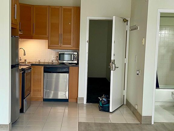 4th image of 2650 Broadway APT 218