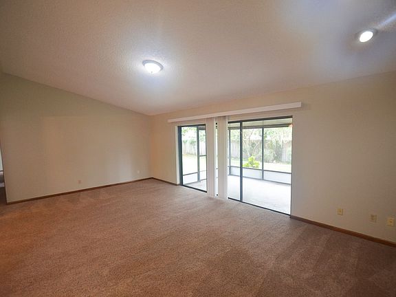 3rd image of 14906 Coldwater Ln