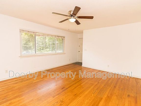 3rd image of 833 Ashland Ter #A