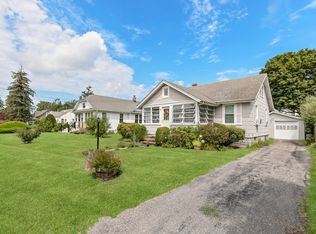 64 Point St, Riverhead, NY 11901