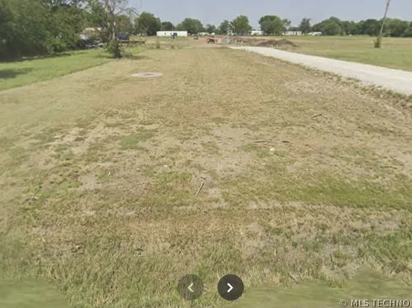 E Pine St, Haskell, OK 74436