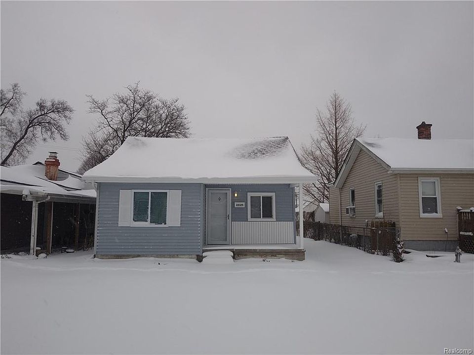 2nd image of 22125 Elizabeth St