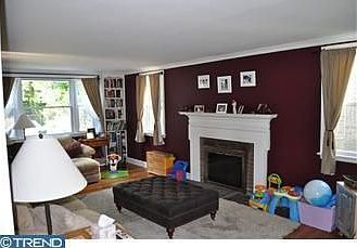 2nd image of 132 E Greenwood Ave