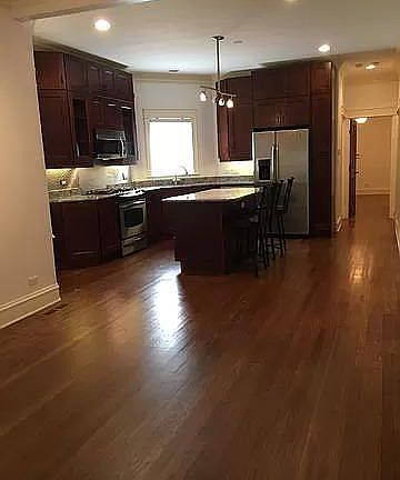 4th image of 1453 W Thome Ave #1