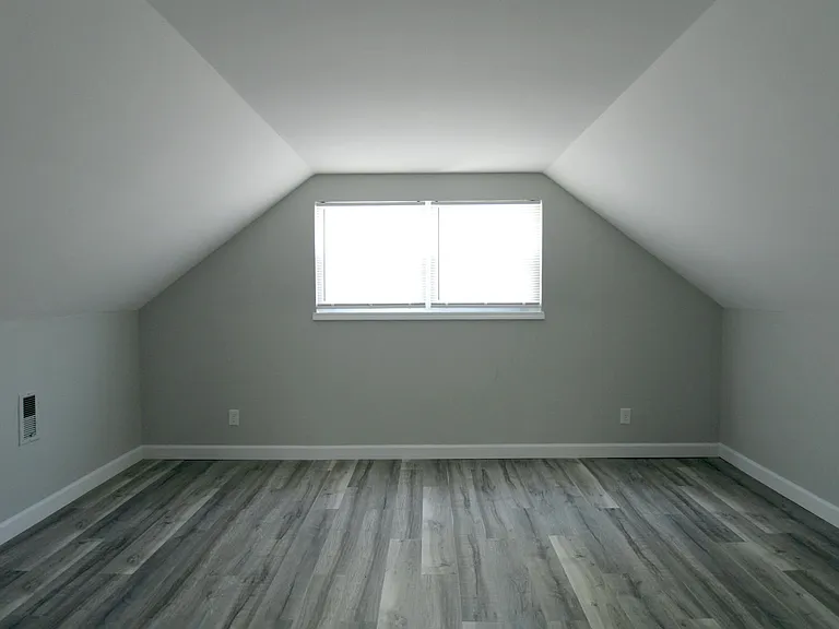1889 Aztec Dr — Photo 15
