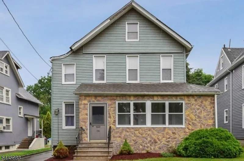 84 Grove St #1
