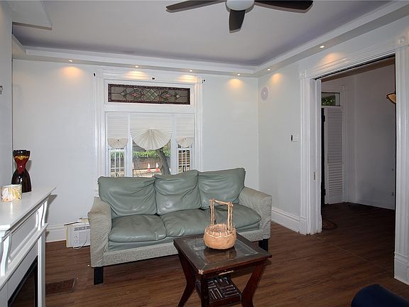 4th image of 3067 Zephyr Ave