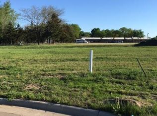 E Meadow Cir, Lennox, SD 57039