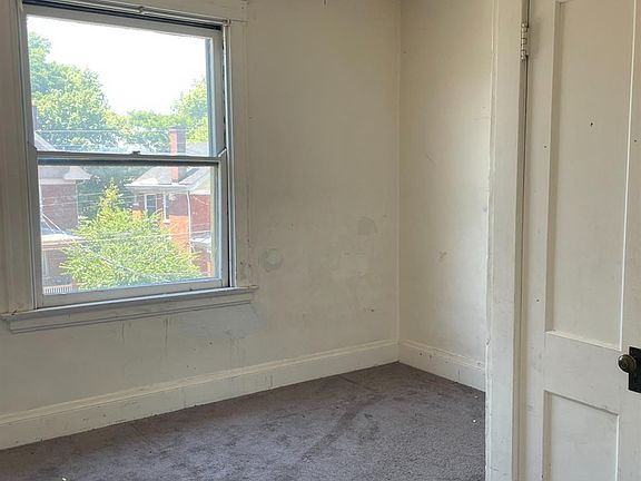 2nd image of 2886 Shaffer Ave