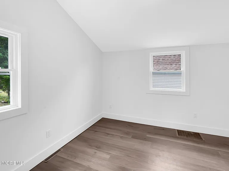 105 Owens Ave — Photo 10