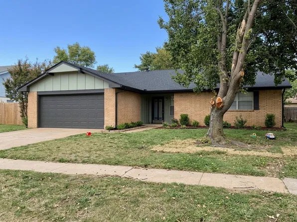 1213 NW 8th St, Moore, OK 73170