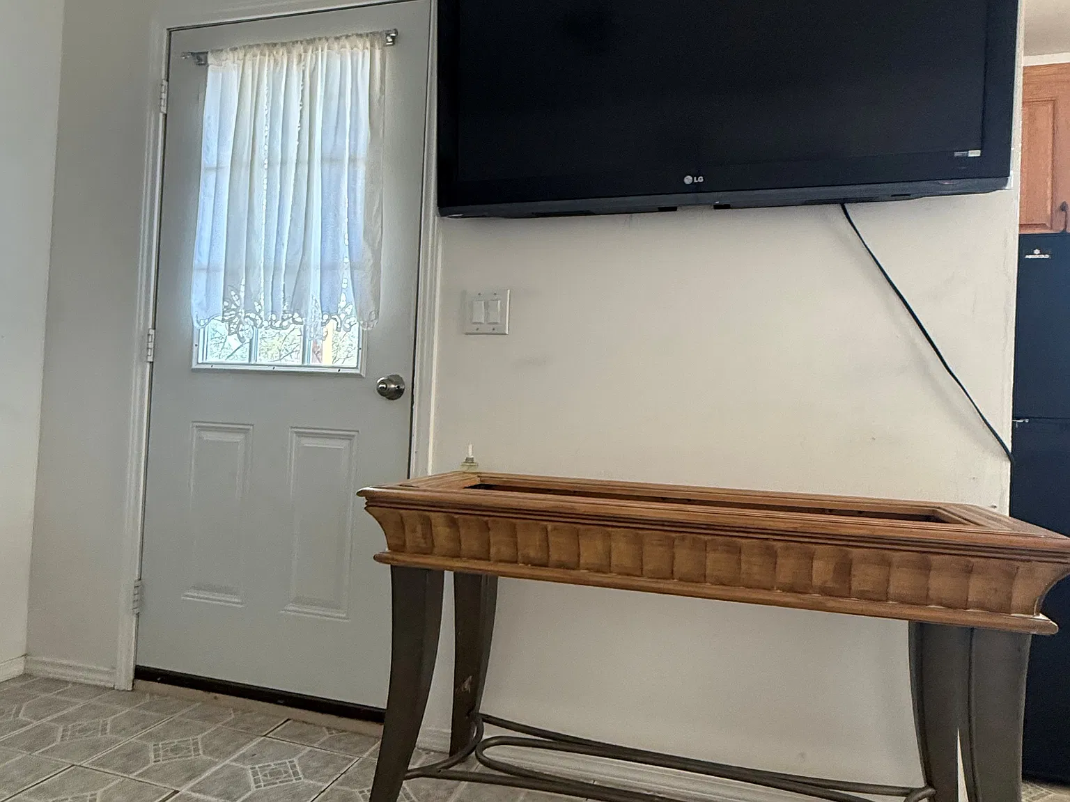1 bed, 650 sqft, $1,000 — Photo 3