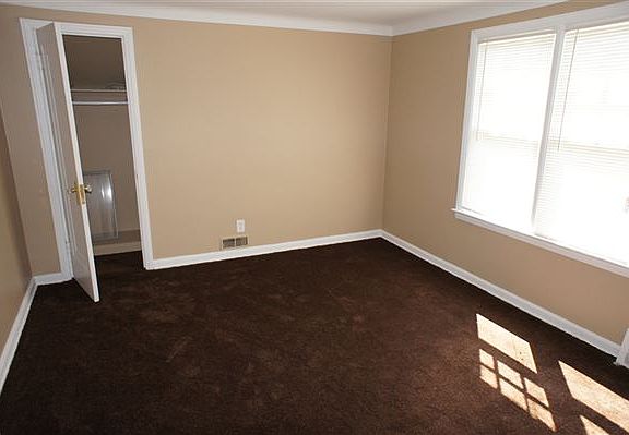 15919 Fordham level 2 room 1
