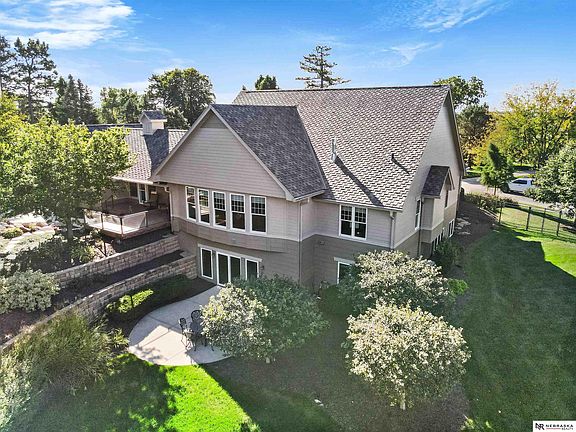4th image of 19404 Camden Ave
