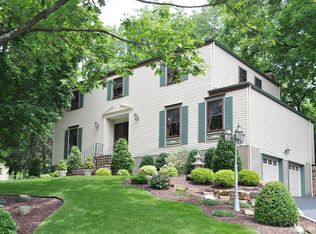 30 Stonewyck Dr, Chatham, NJ 07928