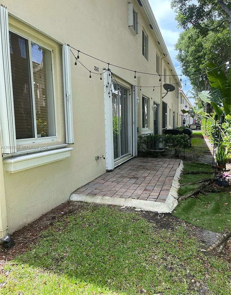 Quantum Park Townhomes — Photo 3
