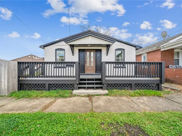 8 S 2nd St, Youngwood, PA 15697