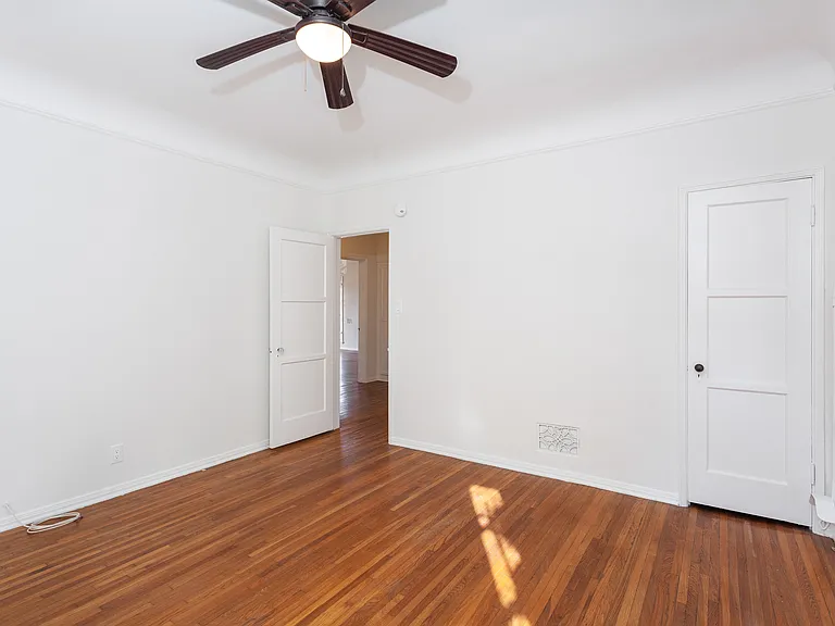 654 S Sweetzer Ave #654 — Photo 7