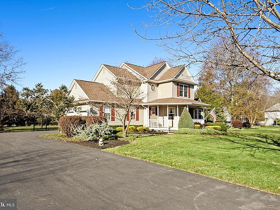 4th image of 4 Purple Ash Ct