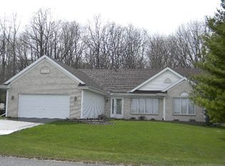 9458 Forest Ridge Dr, Roscoe, IL 61073