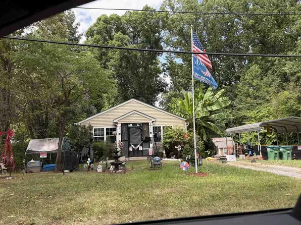 215 E Ohio Ave, Bessemer City, NC 28016