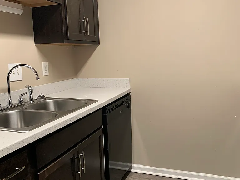 Big Red Apartments — Photo 4