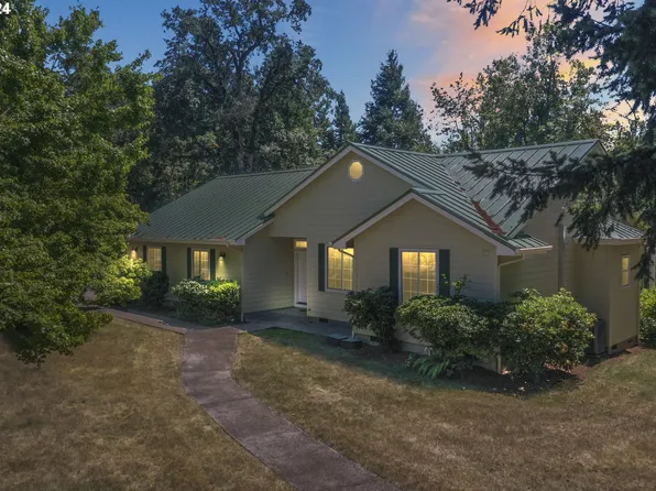 39002 Pengra Rd, Fall Creek, OR 97438