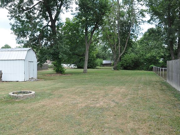 3rd image of 5013 Railroad Ave