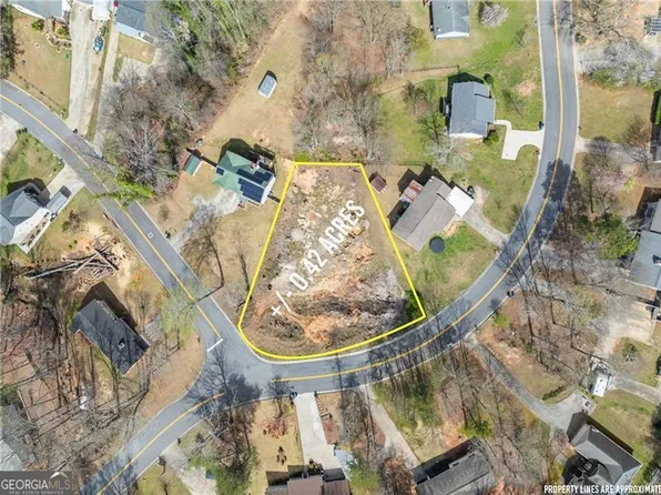 1756 Lanier Spring Dr NW, Gainesville, GA 30504