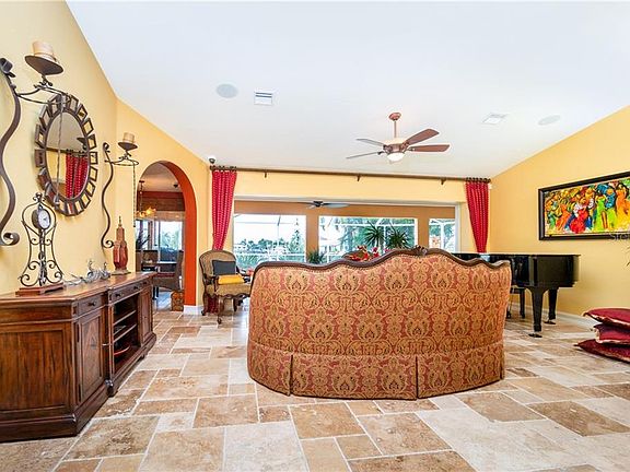 5th image of 352 Segovia Dr