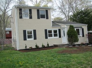 95 Engelke St, Patchogue, NY 11772