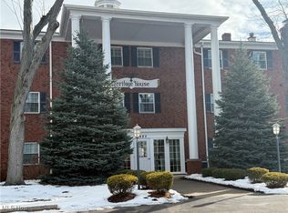 2885 Pease Dr APT 216, Rocky River, OH