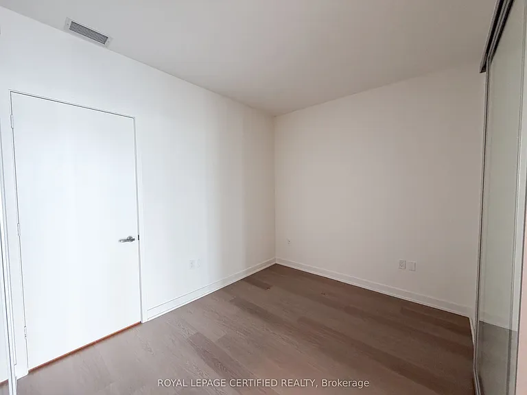 448 Burnhamthorpe Rd W #6407 — Photo 9