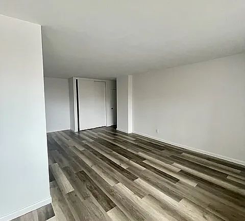 5th image of 2930 W 5th St APT 14