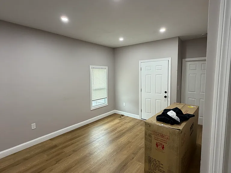24 E Chestnut St #2 — Photo 12