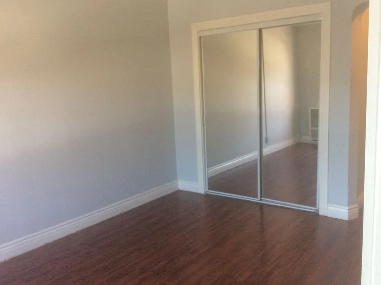 Alexandria Apartments LLC — Photo 4