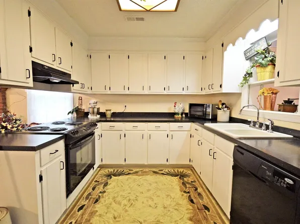 105 Wolfe Lake Ln, Gaston, SC 29053