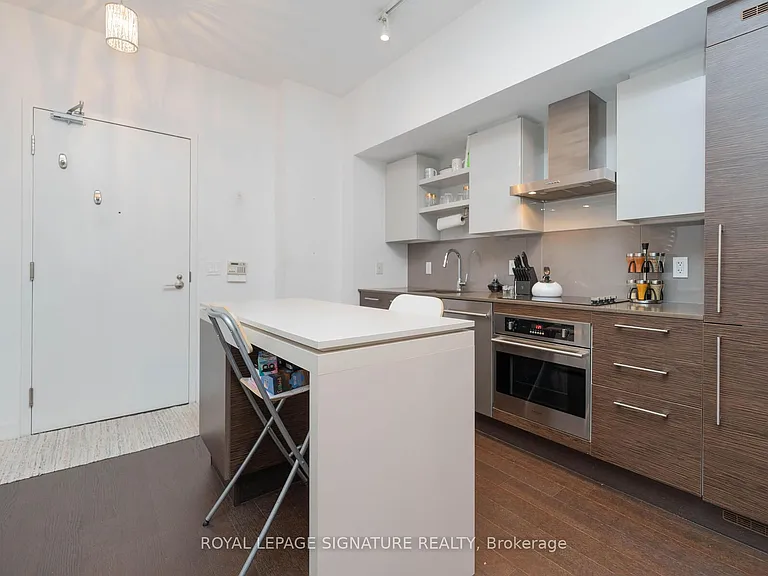 1030 King St W #456 — Photo 6