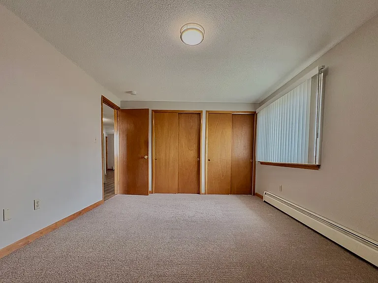 Camelot Village Apartments — Photo 36