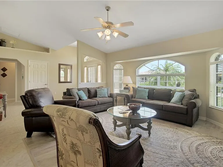 155 Long Meadow Ln — Photo 14