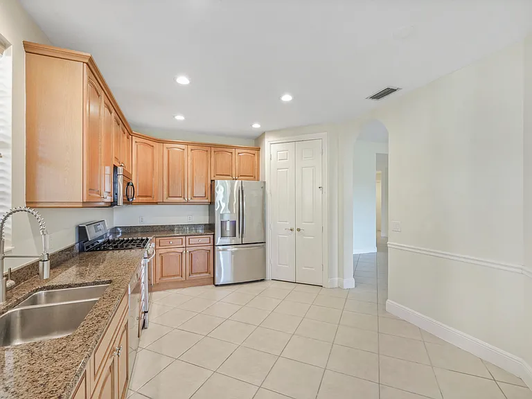 9142 Cherry Oaks Ln #102 — Photo 14