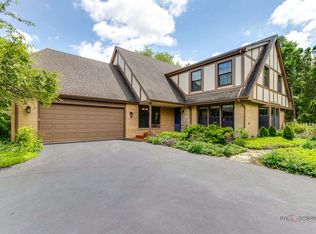 1 Fox Trl, Lincolnshire, IL