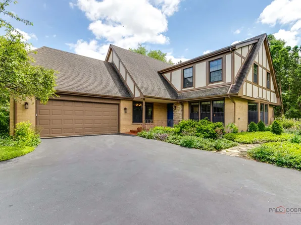 1 Fox Trl, Lincolnshire, IL 60069