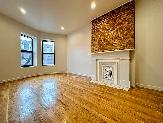 Rented by GROOME REALTY LLC | media 12