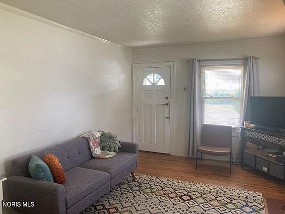 3rd image of 2226 Mellwood Ave
