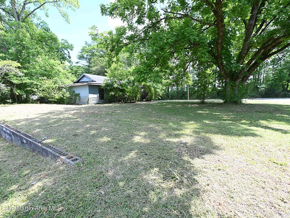 1st image of 695 Lindsey Rd
